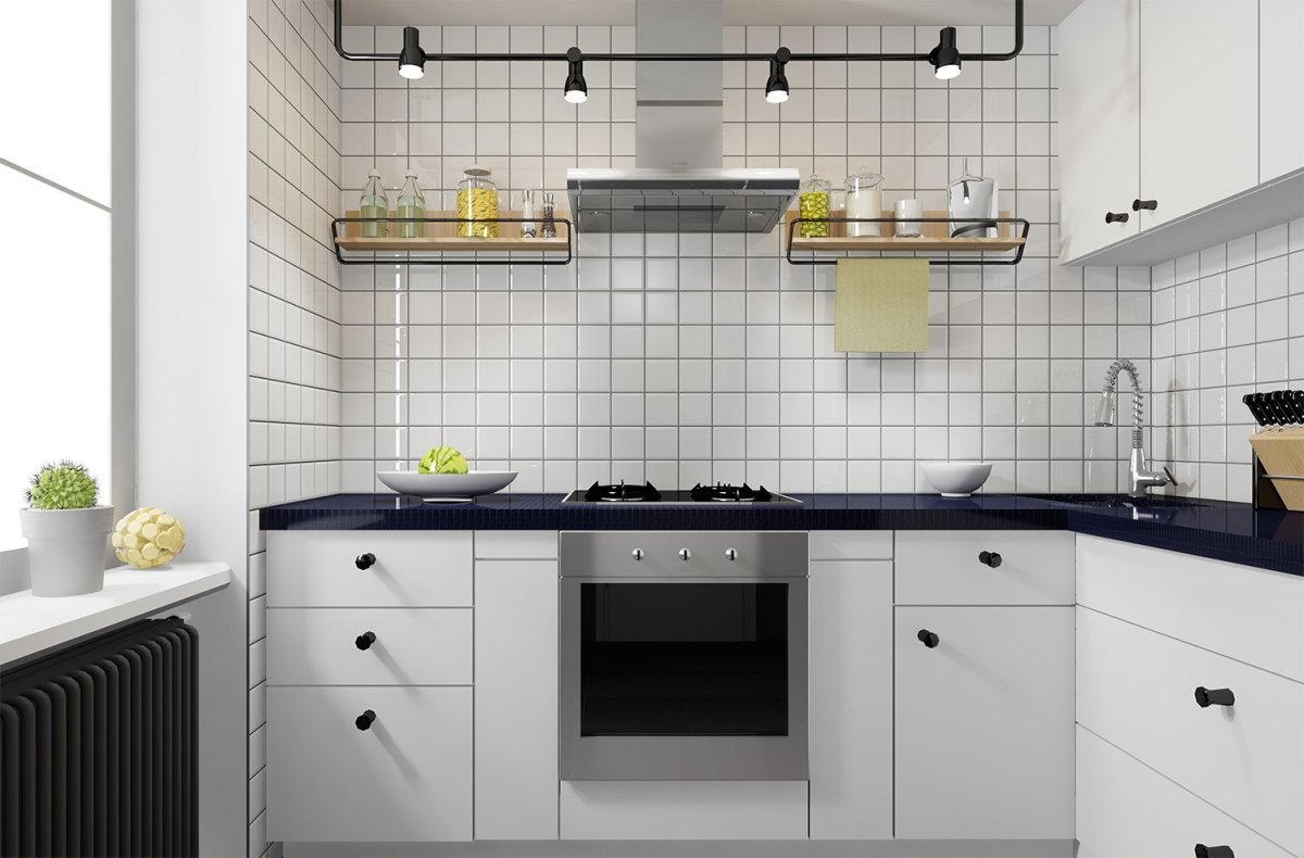 Белая кухня со стеклом