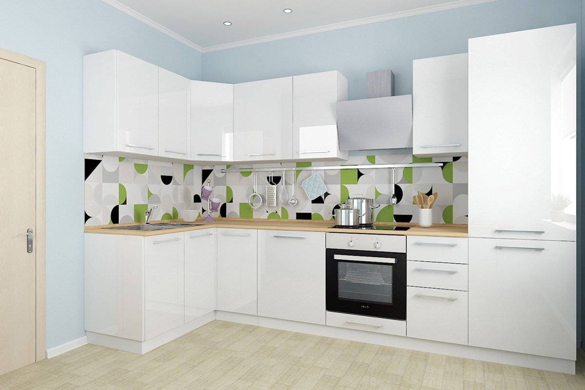 Светлая кухня с полуостровом