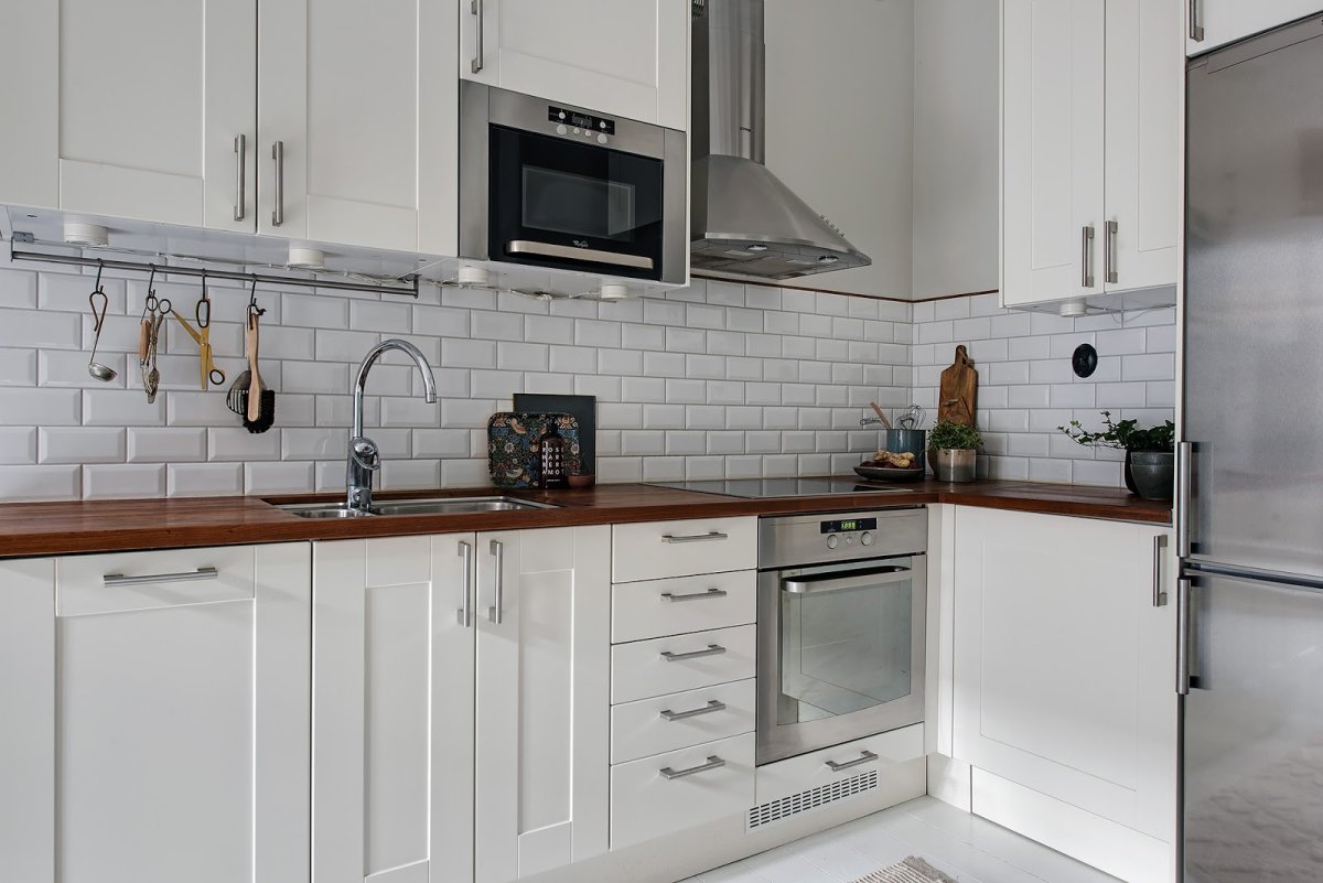 Белый глянцевый фартук на кухню