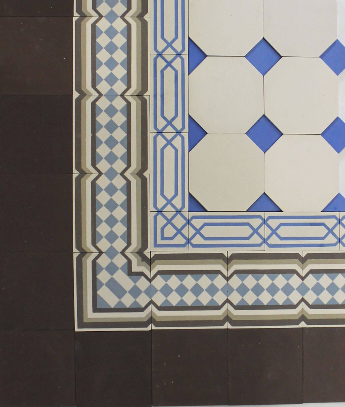 Английская метлахская плитка Original Style в прихожей.