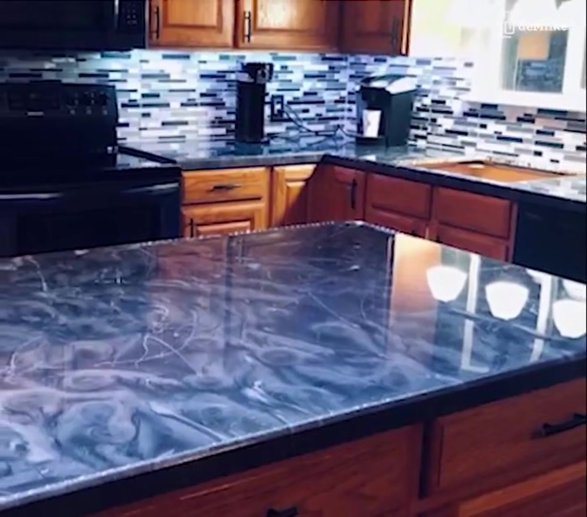 Столешница для кухонного гарнитура из эпоксидной смолы