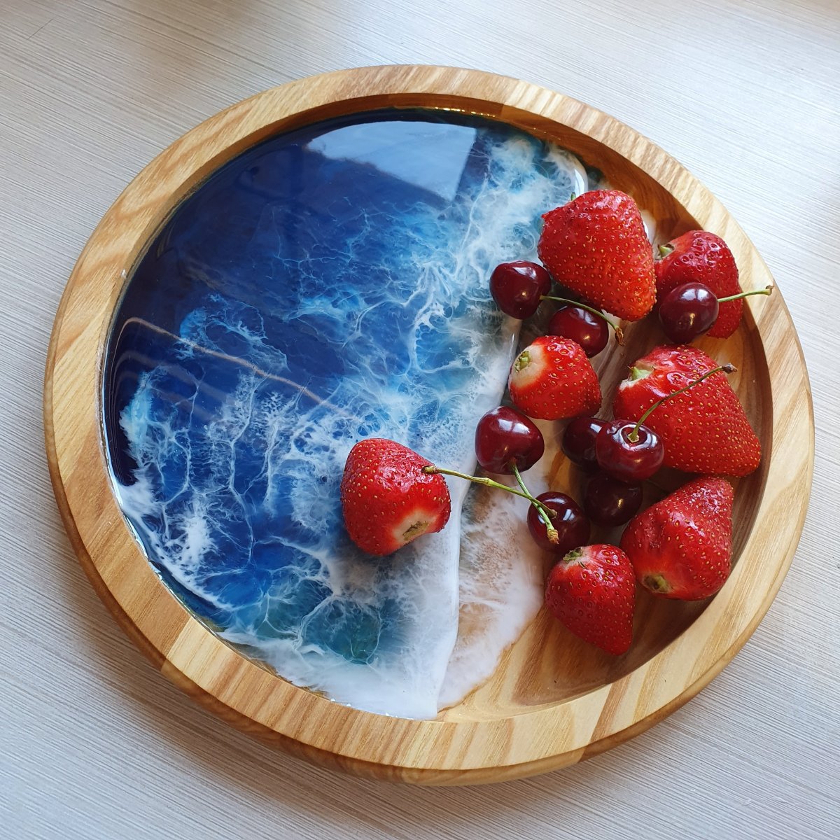 Менажница с эпоксидной смолой