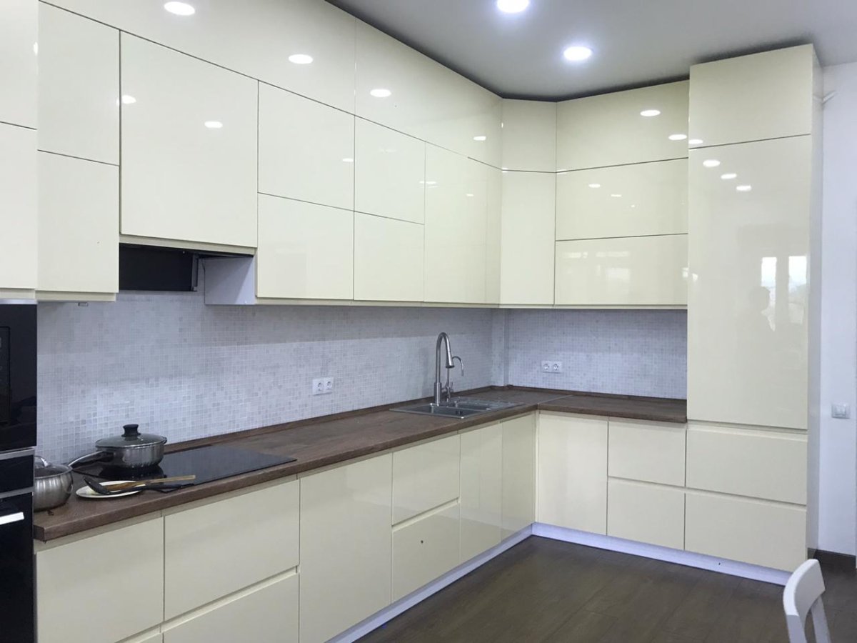 Сочетание фасадов кухни 2020