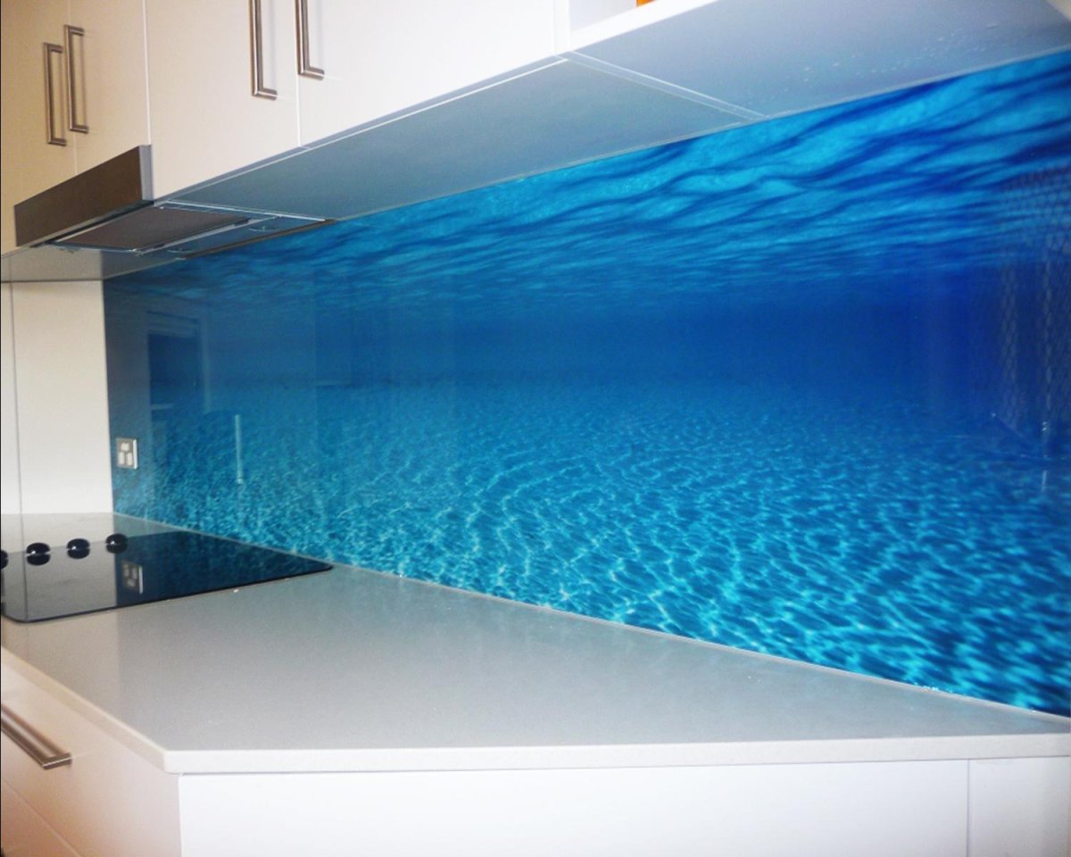 Глянцевые стеновые панели