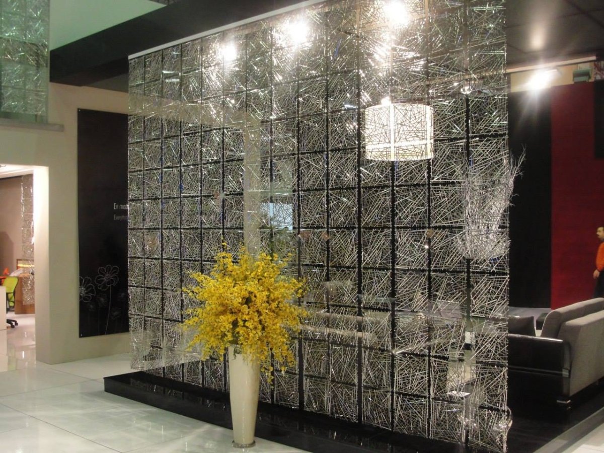 Стеклянные панели в интерьере