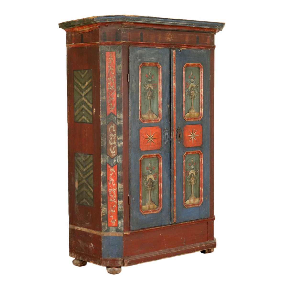 Шкаф старинный антикварный