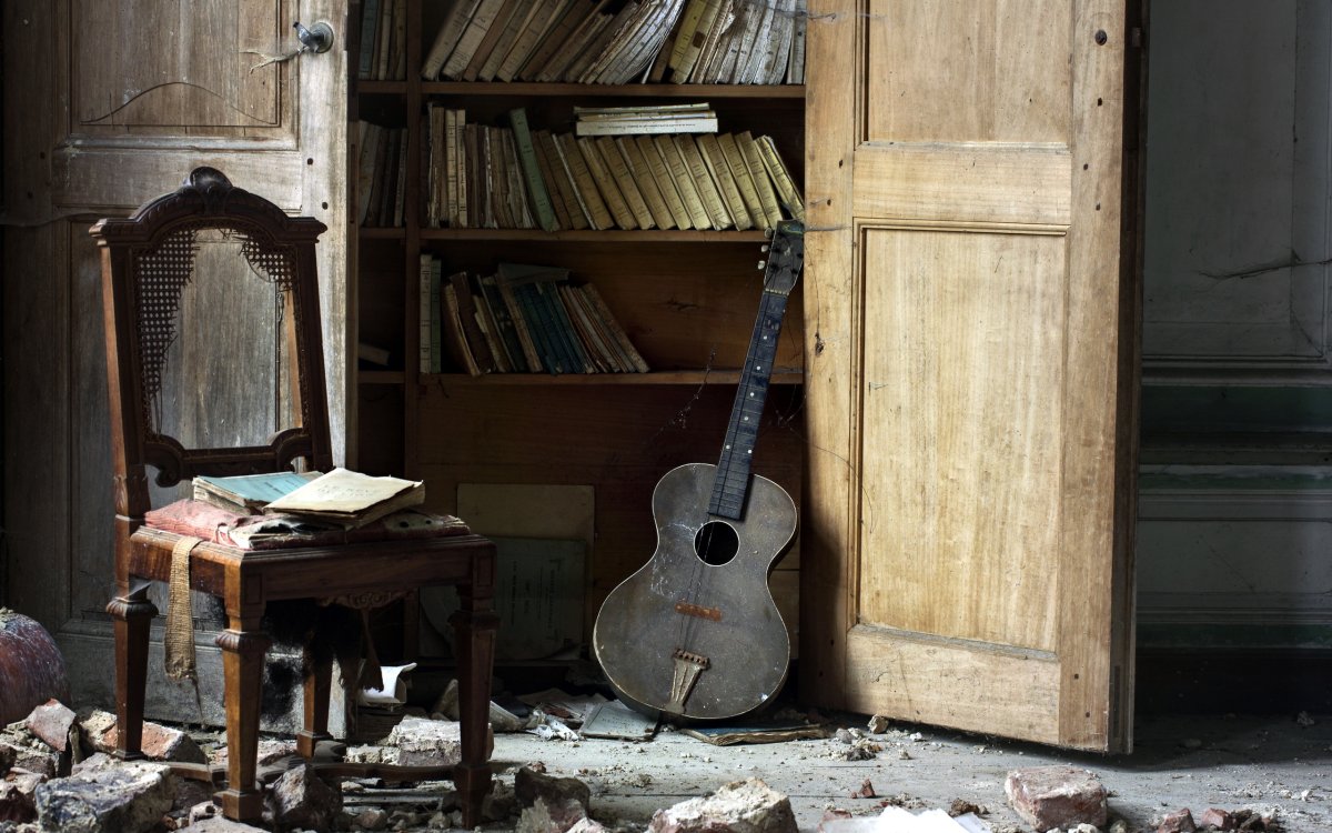 Старинный шкаф вектор