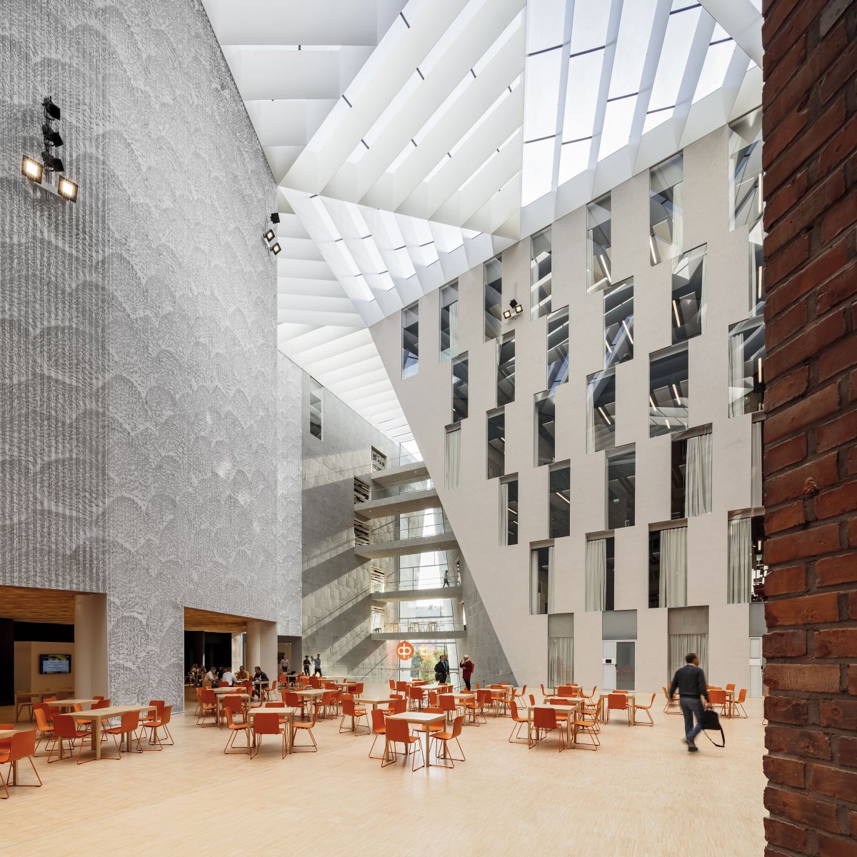 Интерьер холла театра