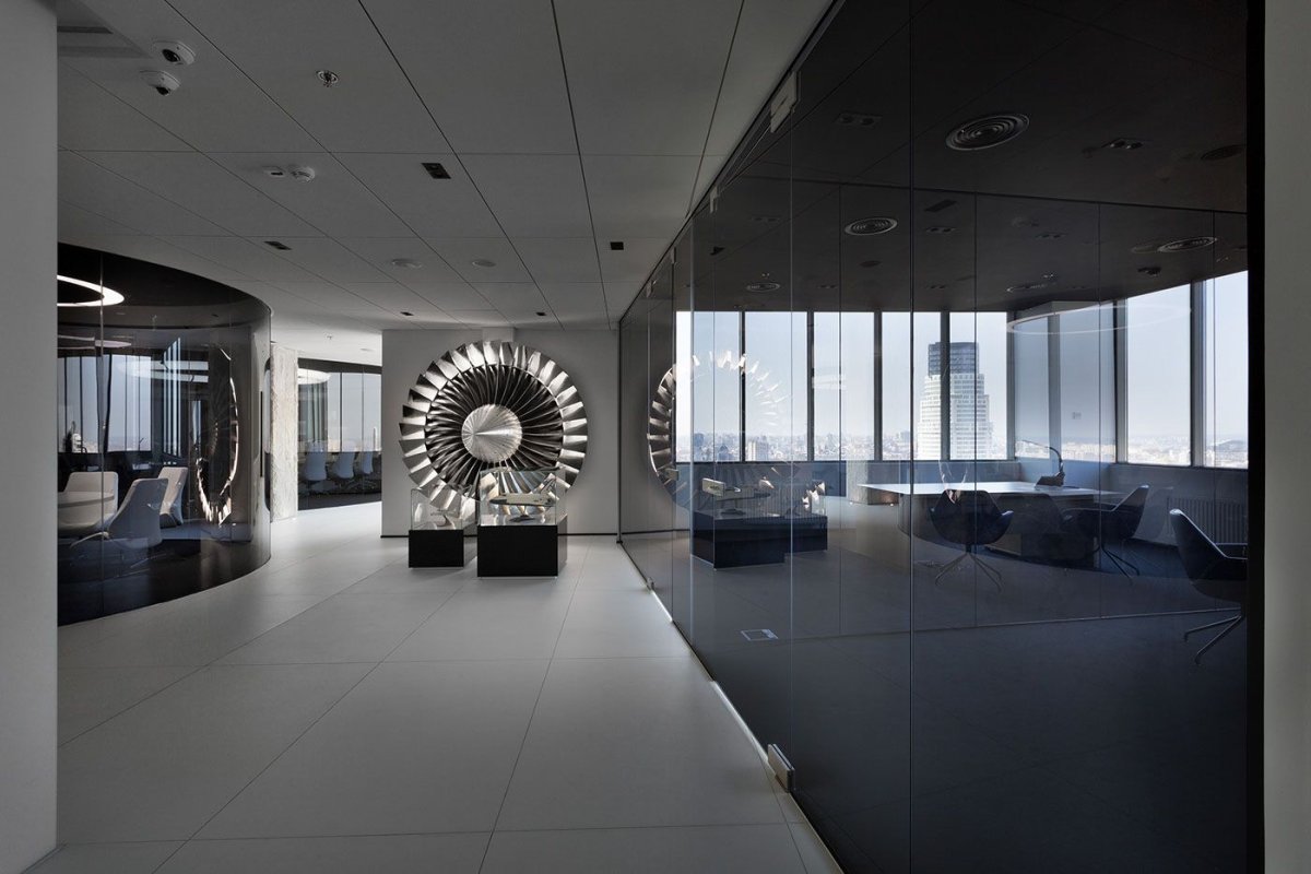 Необычный интерьер общественного здания