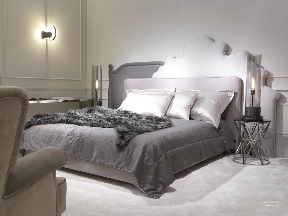 Изголовье кровати