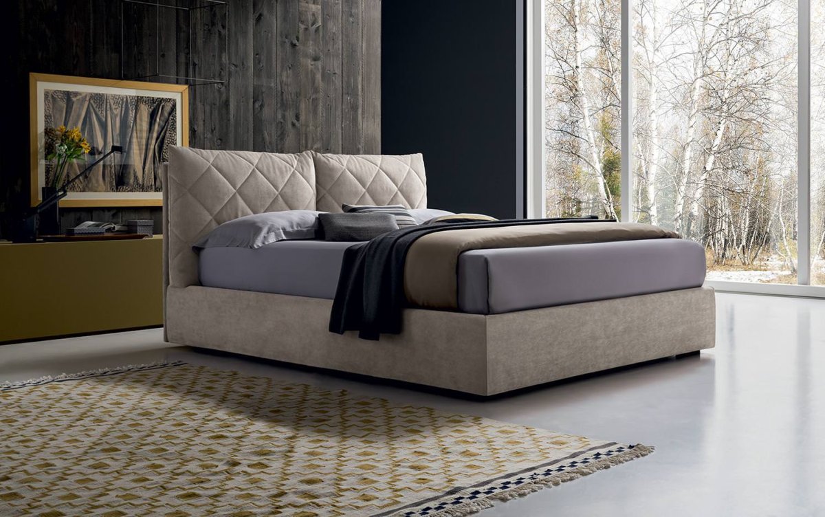 Роскошная кровать