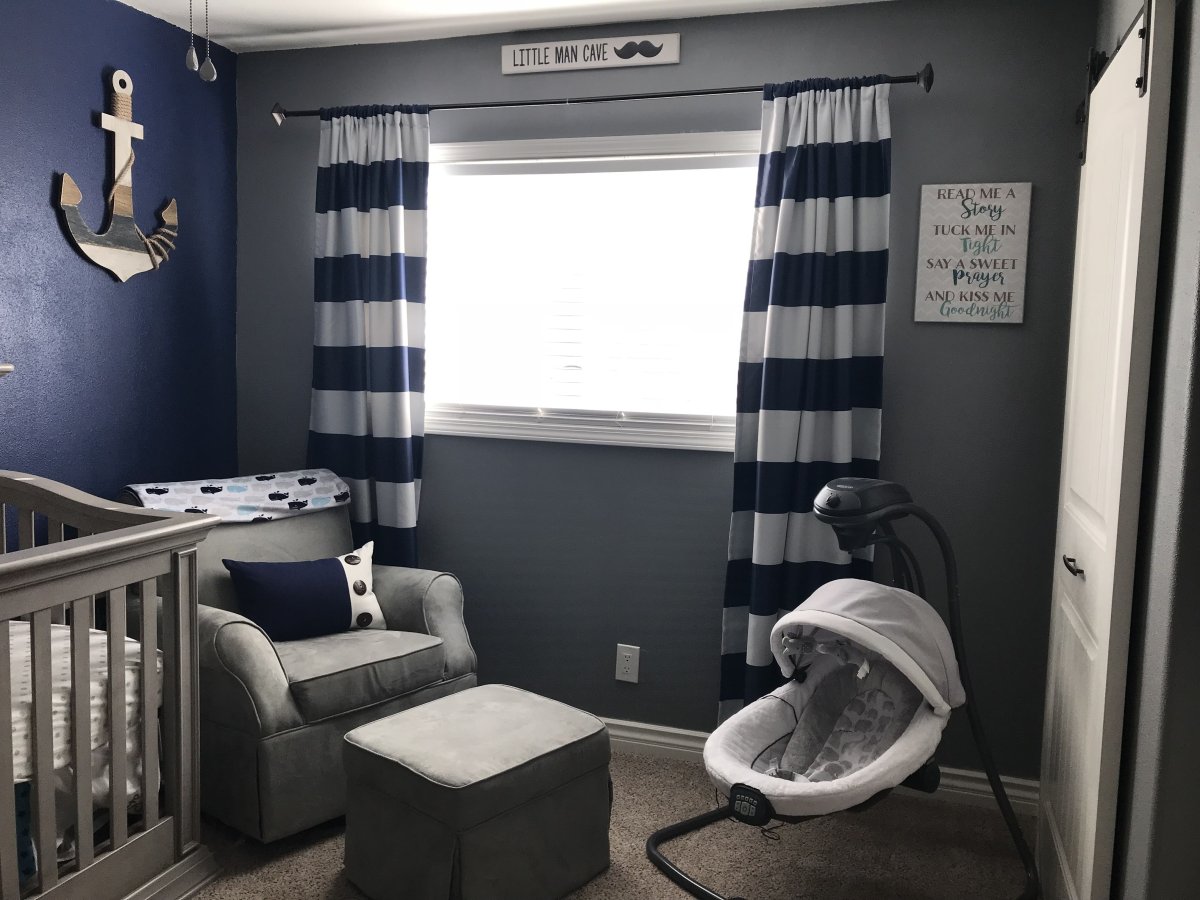 Детская комната в сдержанных тонах