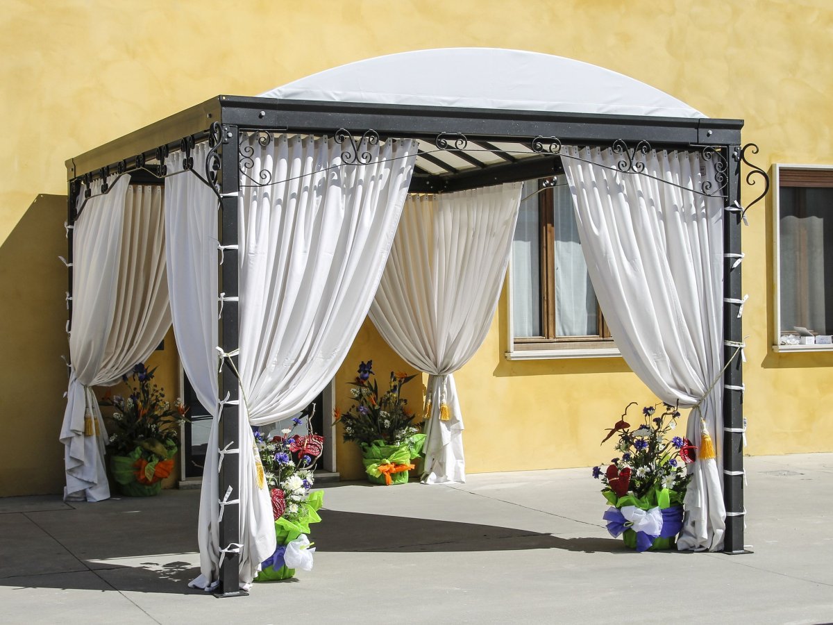 Карнизы для беседки