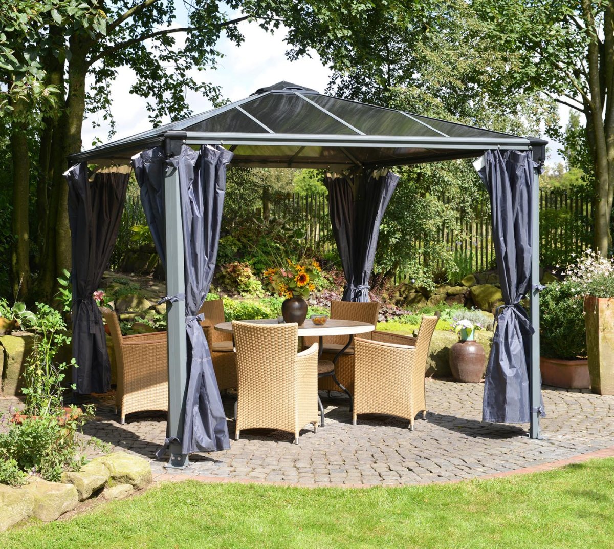 Шторы на летнюю веранду на даче