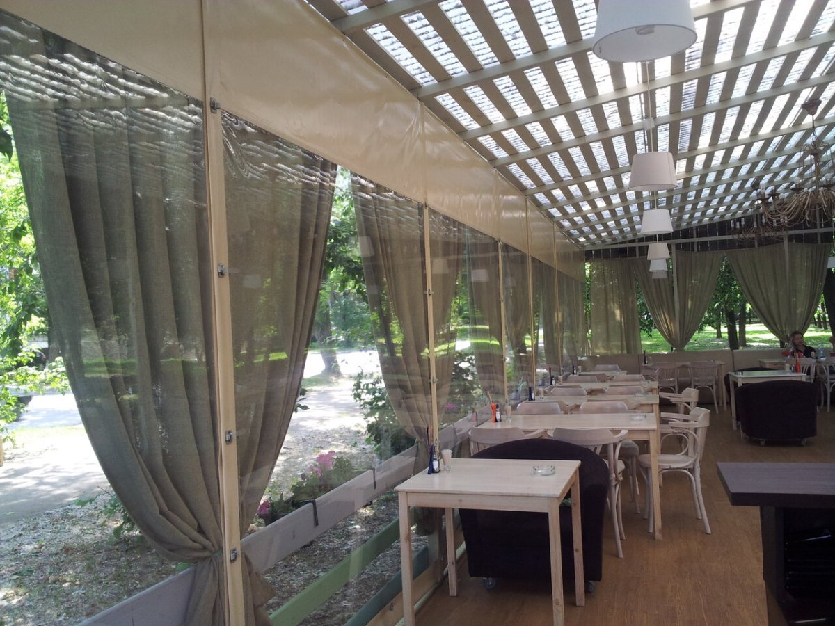 Жалюзи для летнего кафе