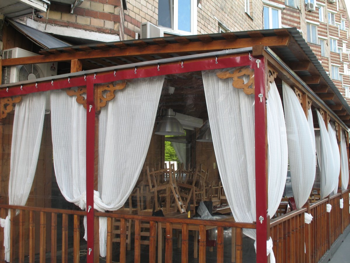 Шторы ПВХ для кафе