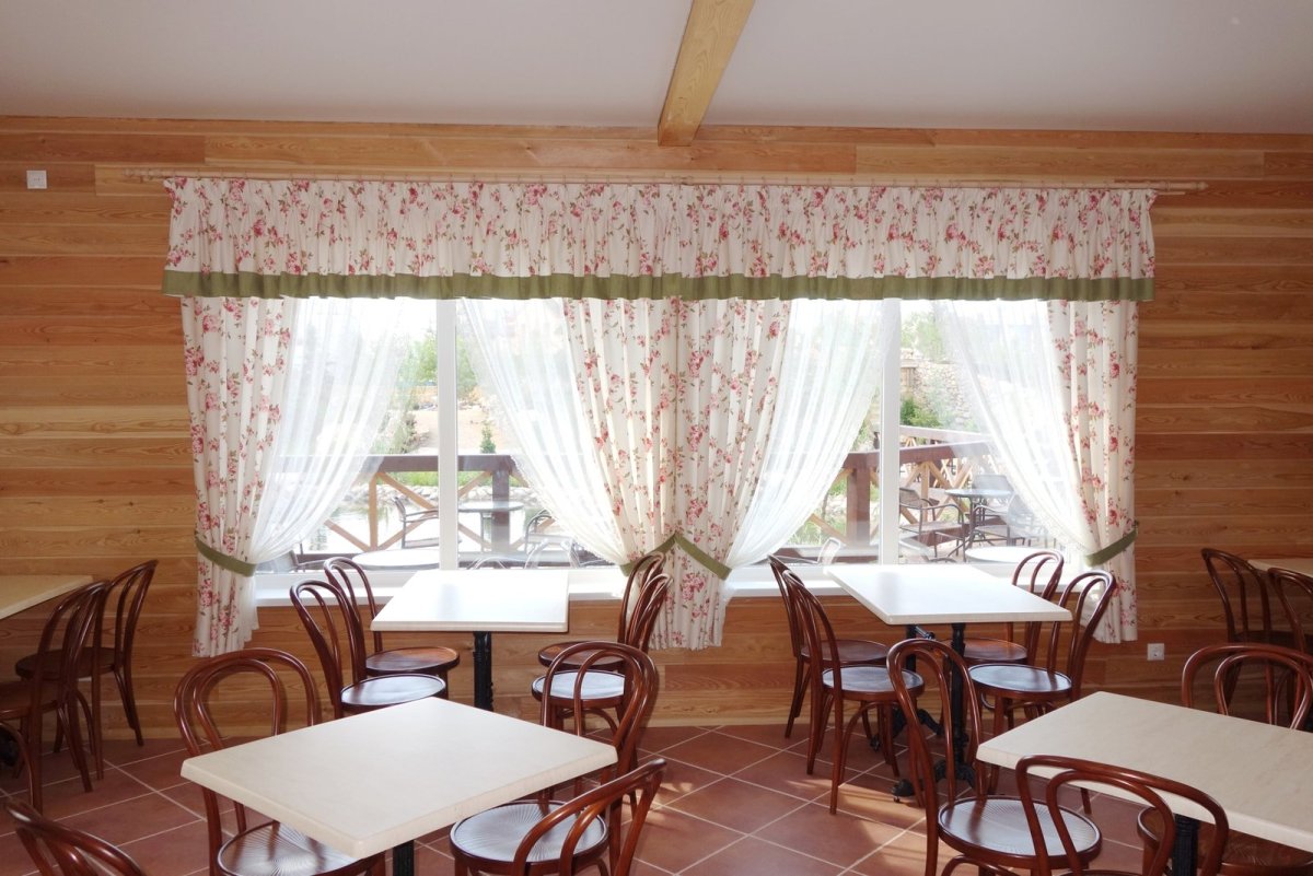 Шторы для заведения