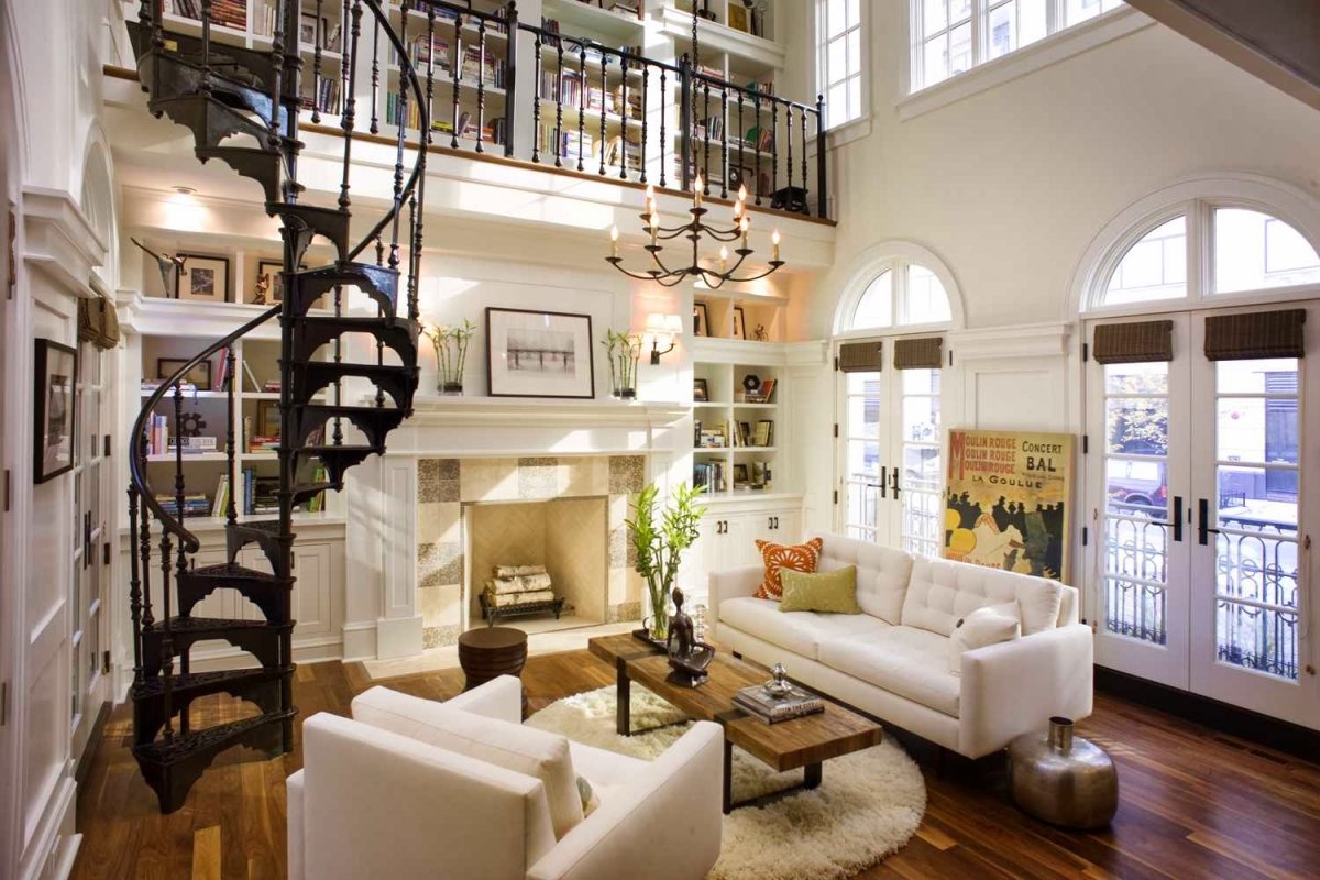 Окна в гостиной со вторым светом