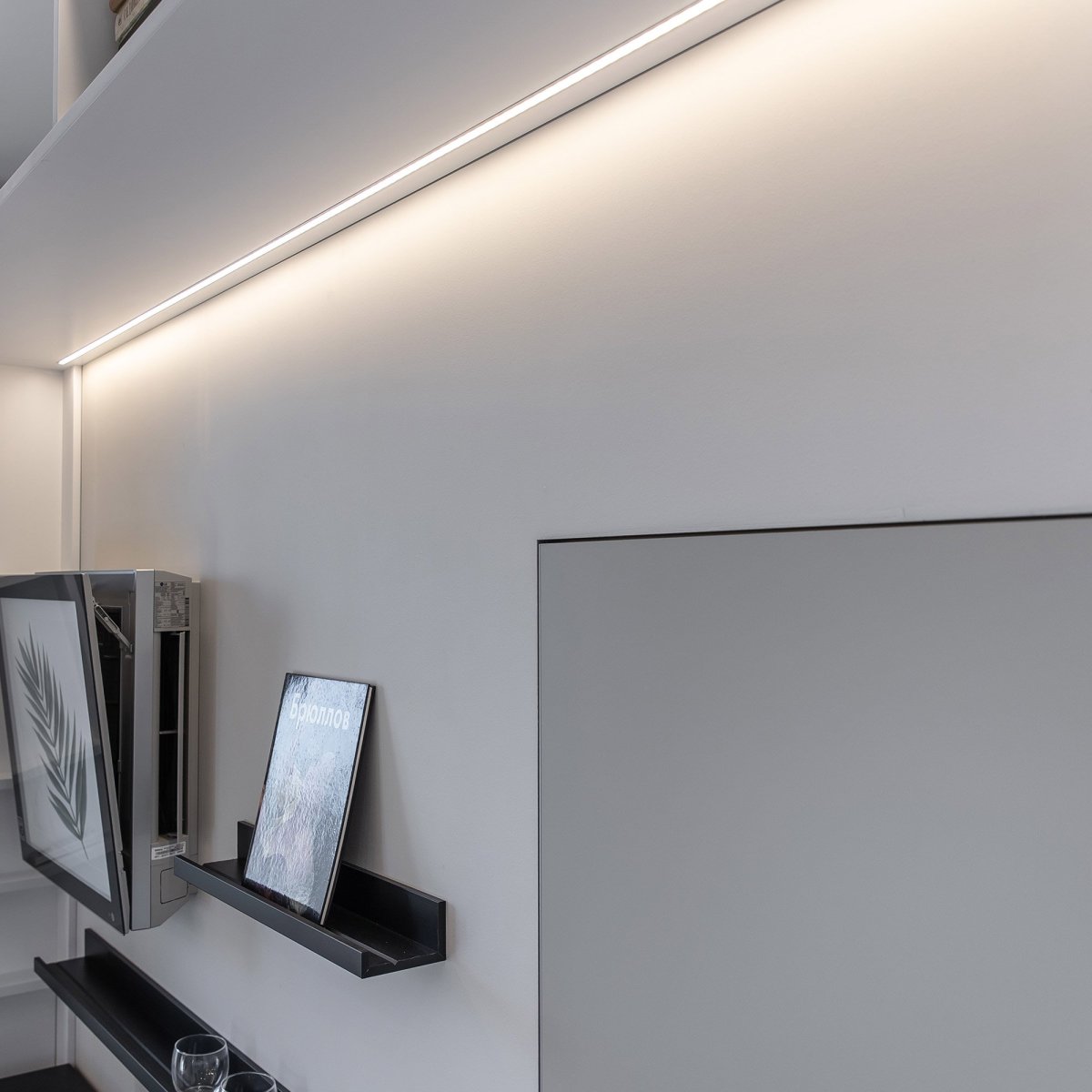 Подсветка потолка в коридоре