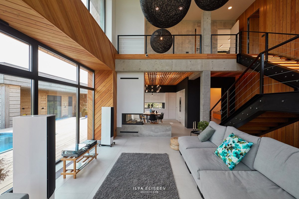 Деревянный дом со вторым светом