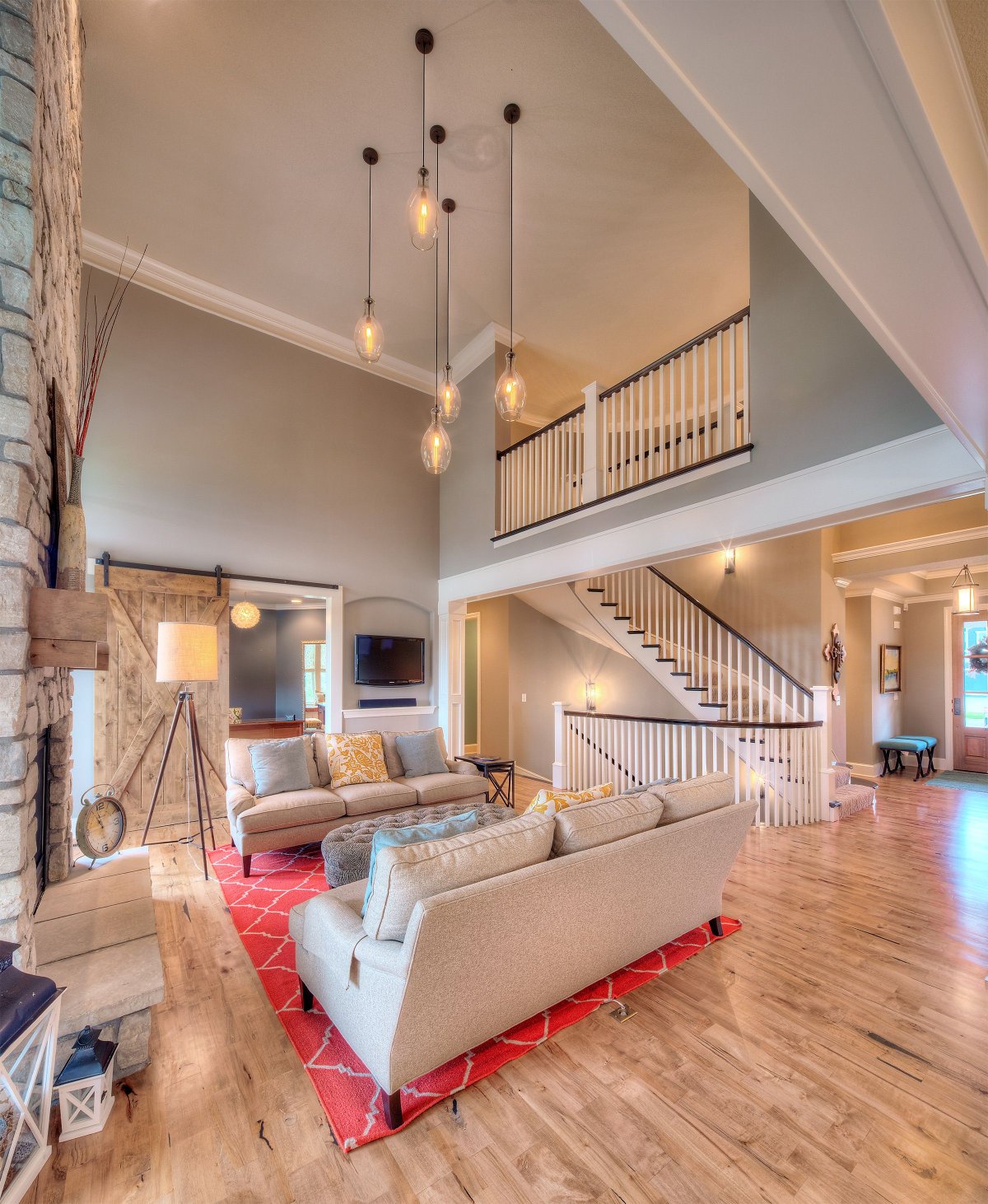 Освещение гостиной со вторым светом