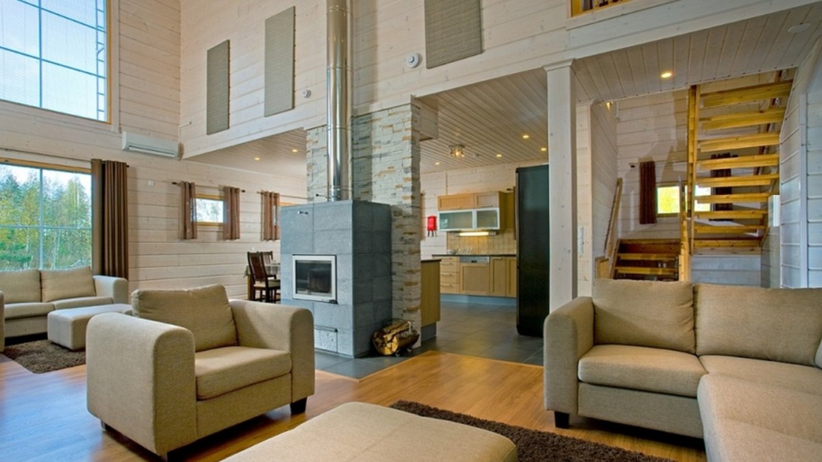 Гостиная с высокими полами