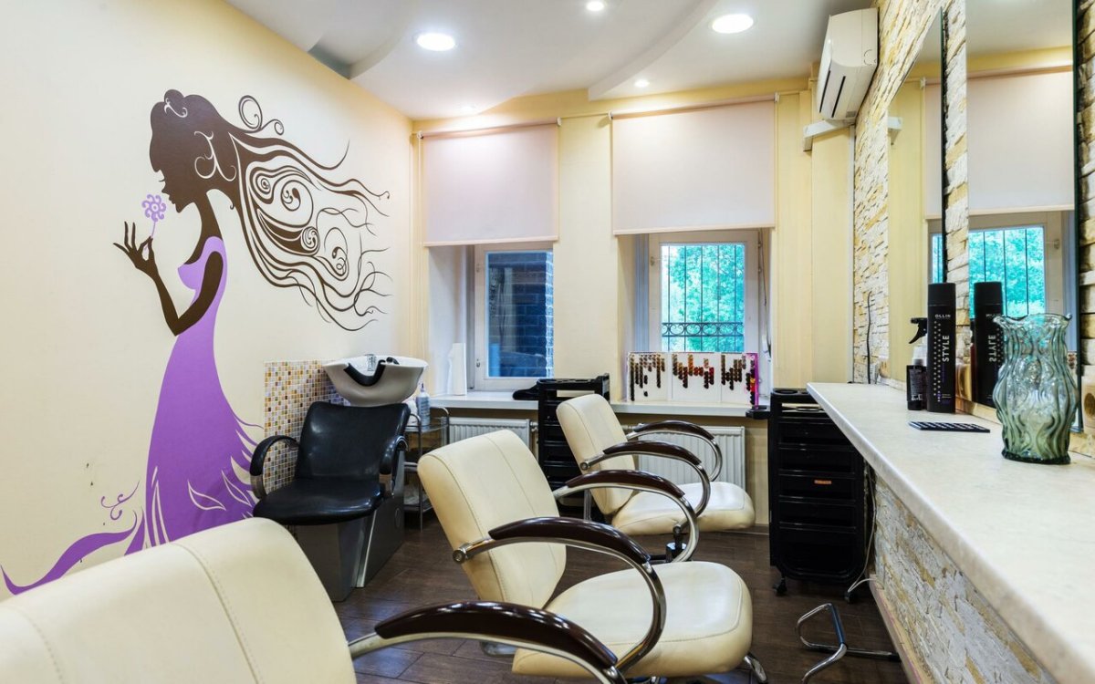 Роспись стен в салоне красоты