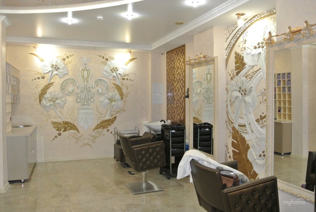 Барельеф в парикмахерской