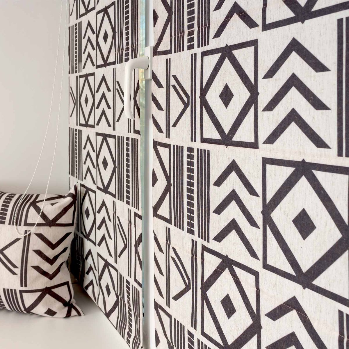 Шторы с геометрическим рисунком