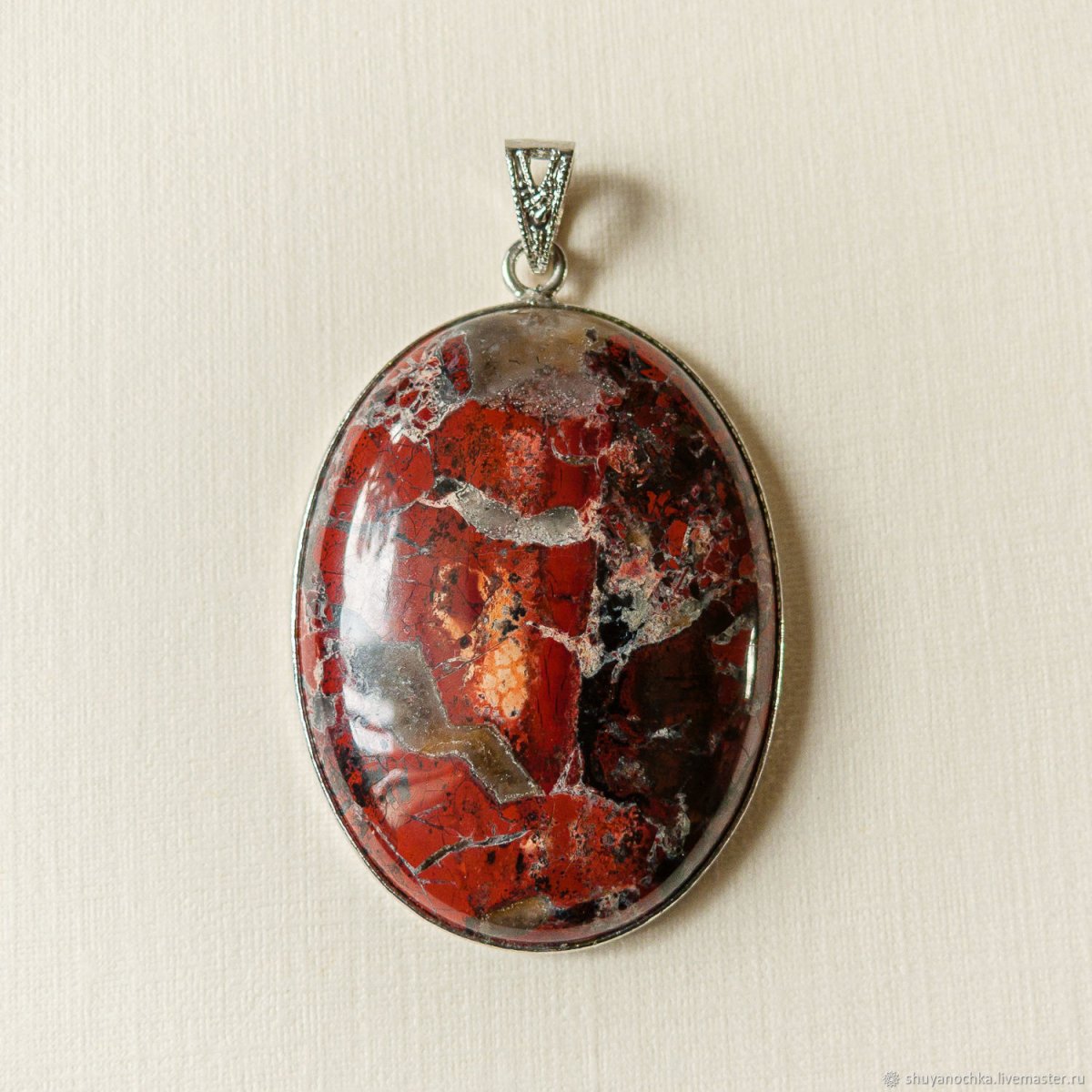 Унакит яшма бусы