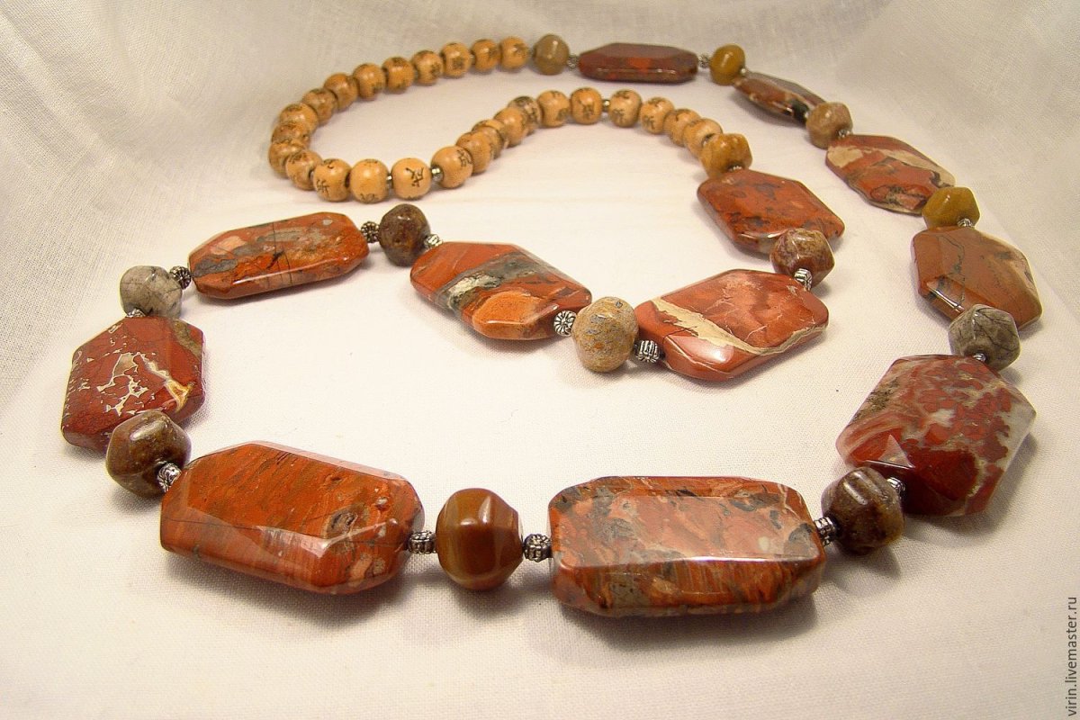 Яшма камень бусы