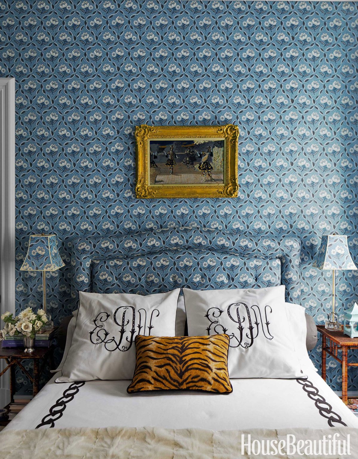 Декор стен тканью