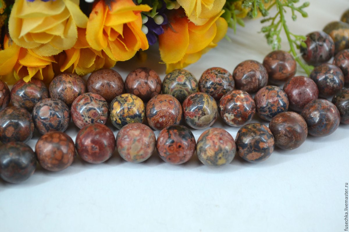 Красная яшма камень