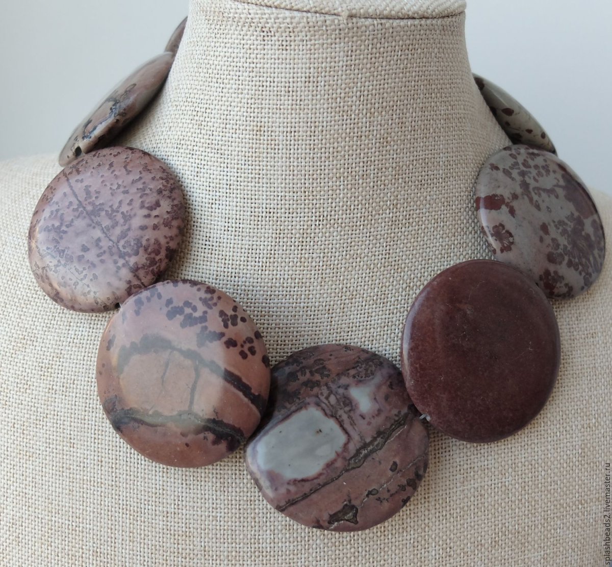 Обои с рисунком яшмы в интерьере фото