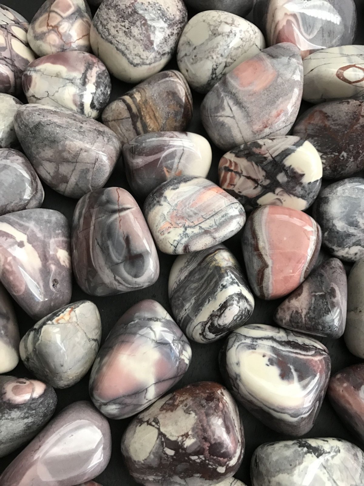 Красная яшма камень