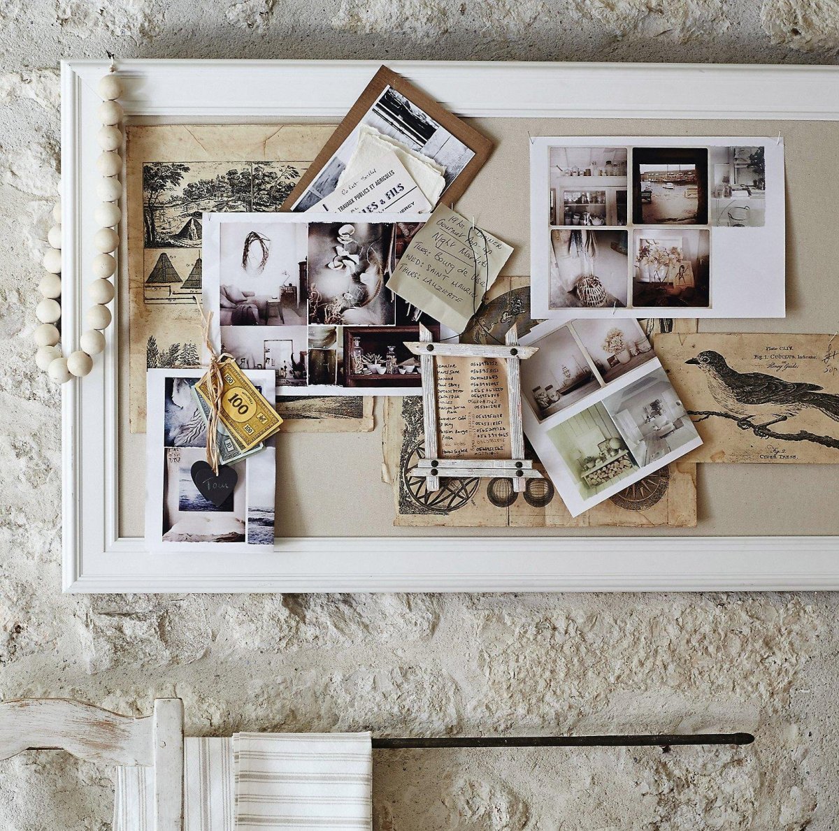 Пробковая доска в комнате