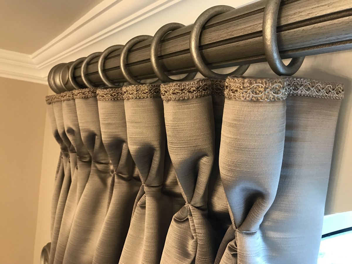 Карнизы из дерева для штор