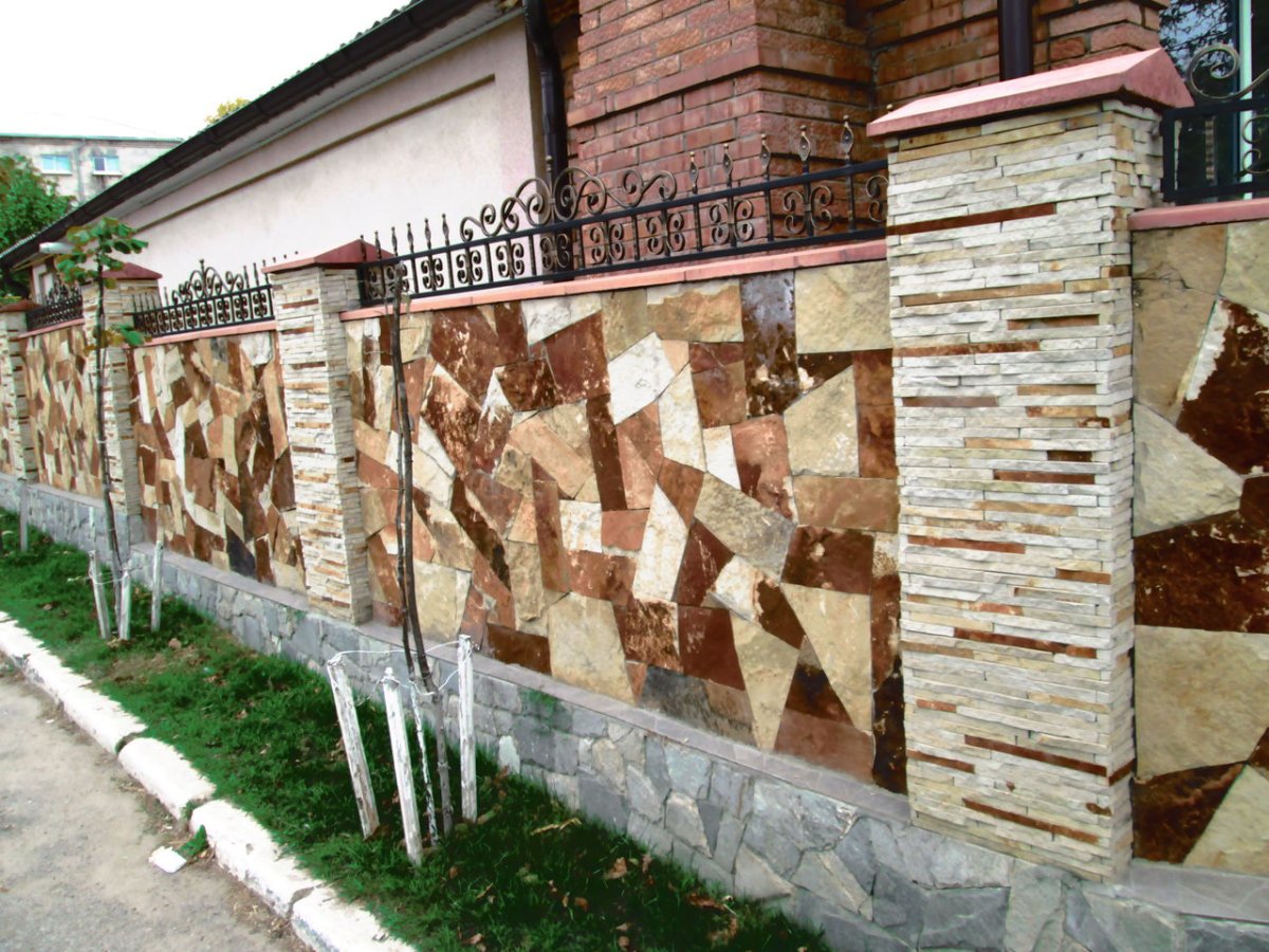 Серая каменная кладка