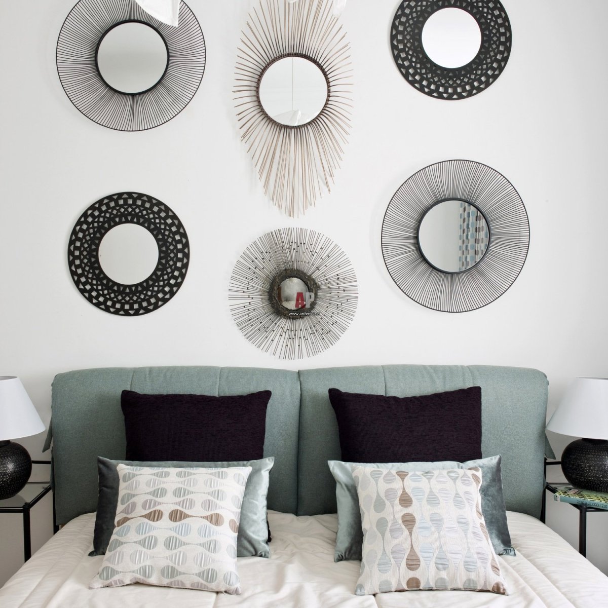 Круги на стене в интерьере