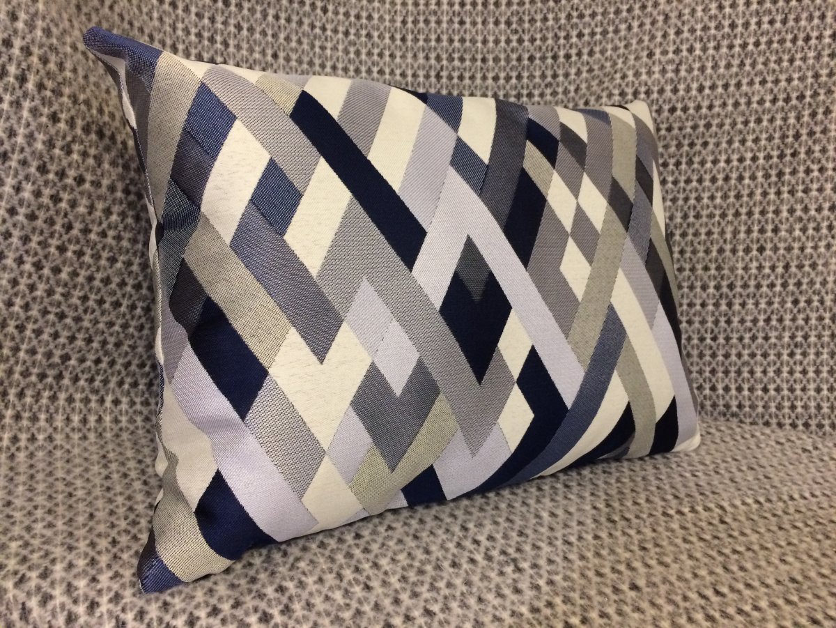 Диванные подушки из остатков ткани