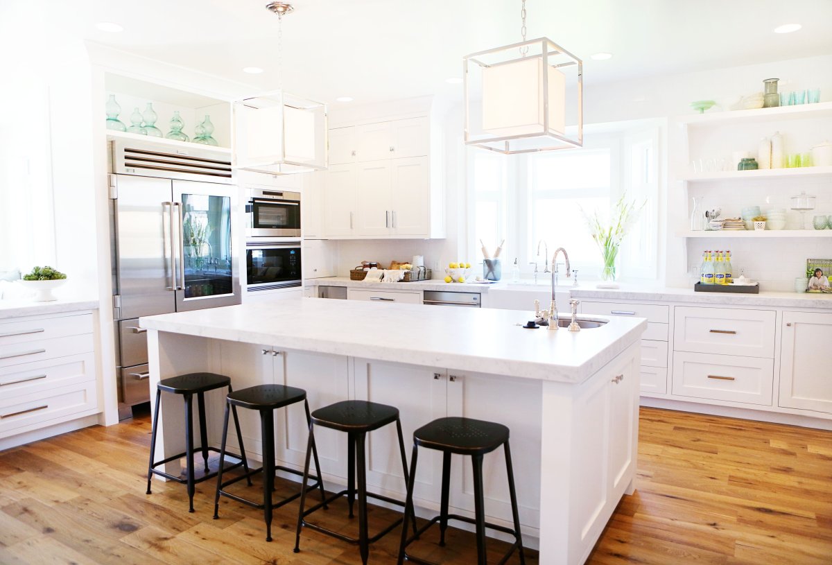 Длинный стол на кухню