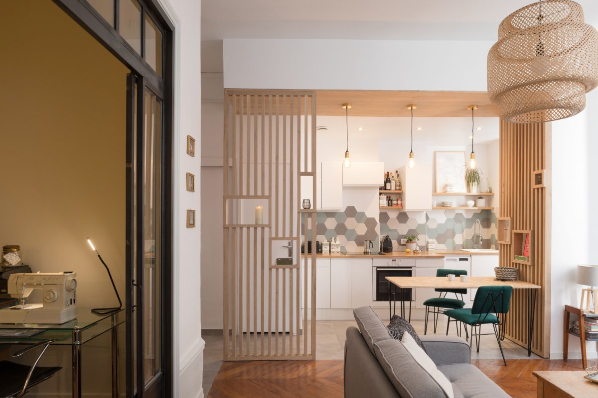 Декоративная перегородка в гостиной