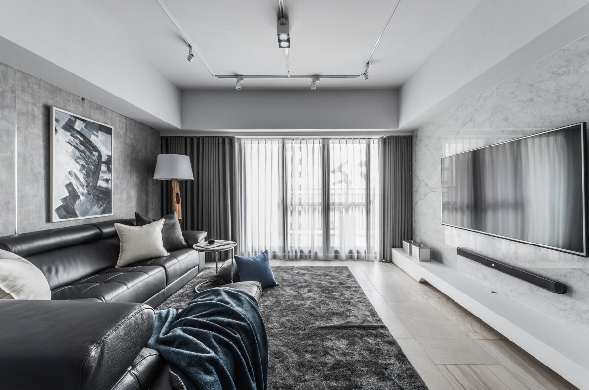 Маленькая гостиная в белом сером цвете