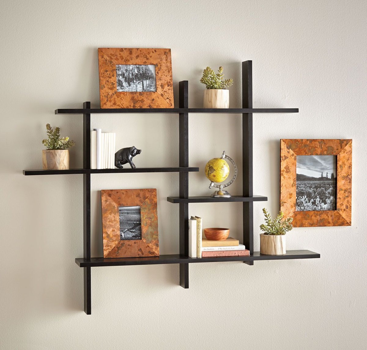 Узкие полки для картин