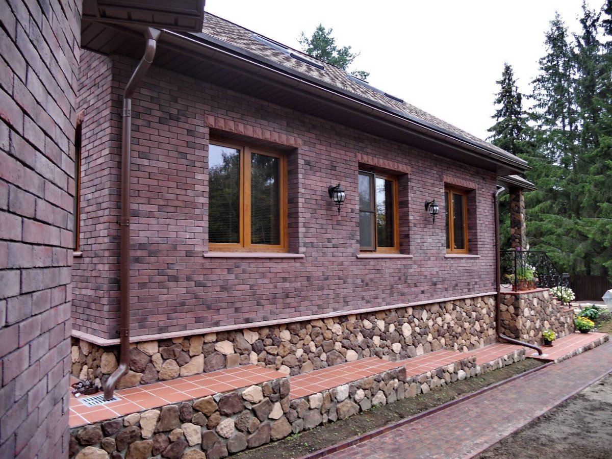 Отделка цоколя частного