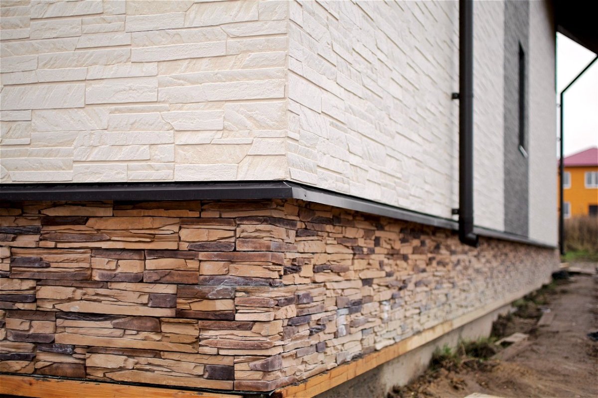 Отделка цоколя дома