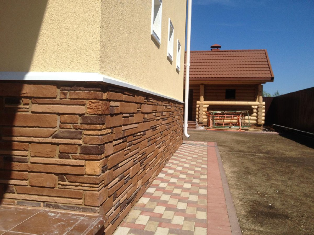 Отделка цоколя частного дома варианты