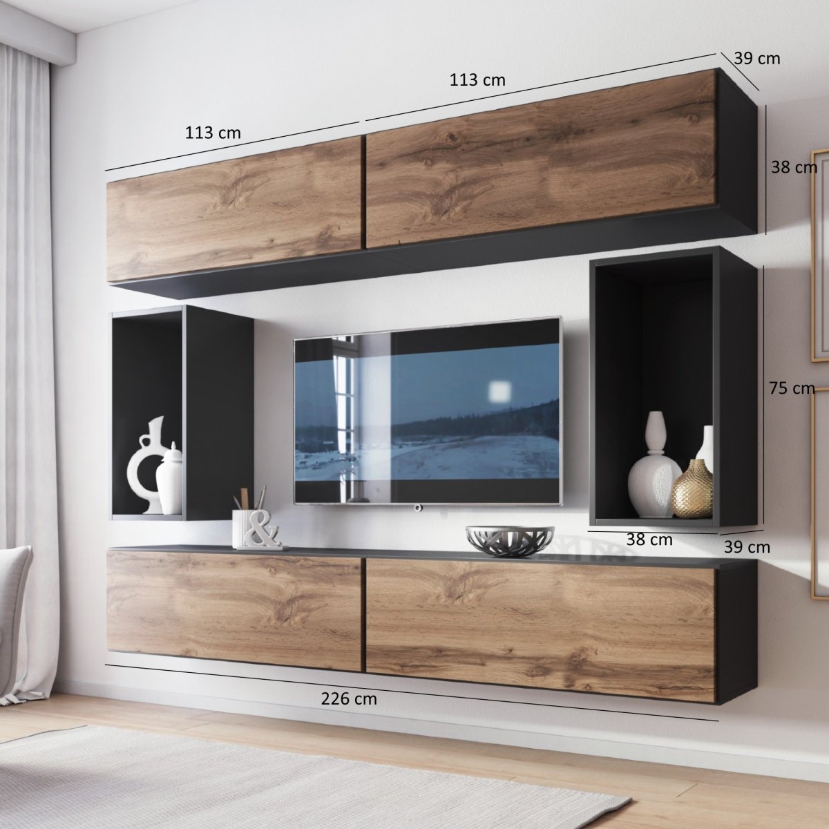 Белая лаковая стенка