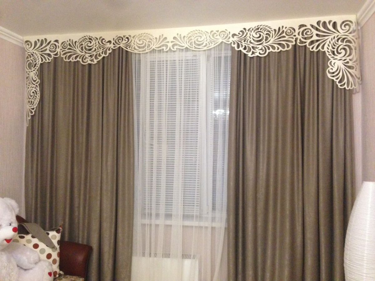 Ажурный ламбрекен со свагами