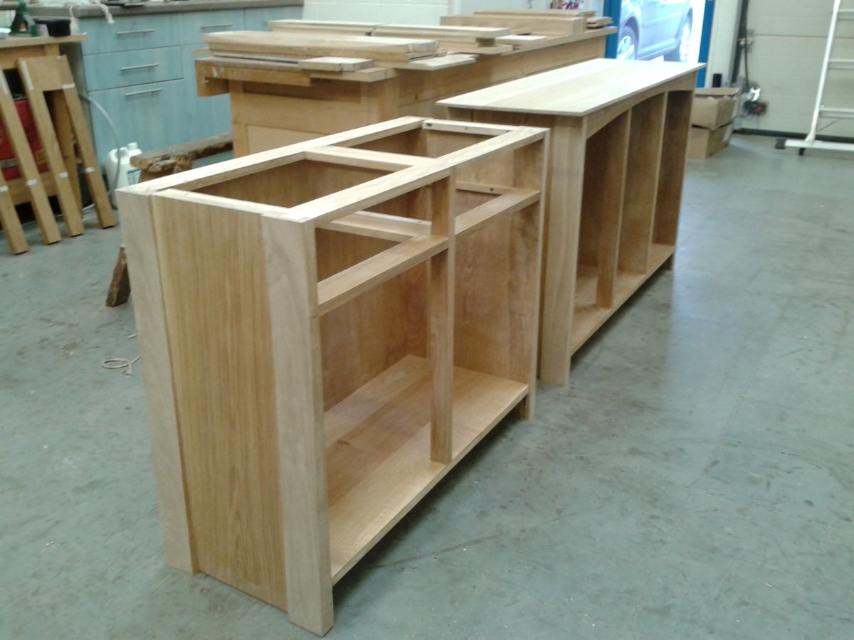 Тумбочка из мебельного щита